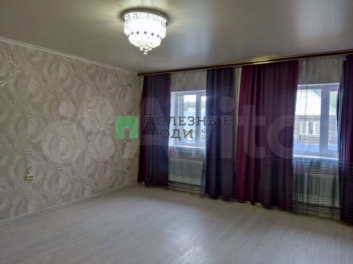 Коттедж 162 м² на участке 8 сот.