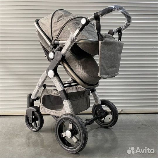 Коляска для новорождённых Luxmom