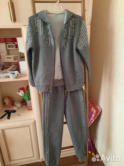 Спортивная форма для девочек 140р на 6-9 лет