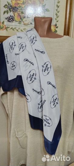 Платок с логотипом Prada