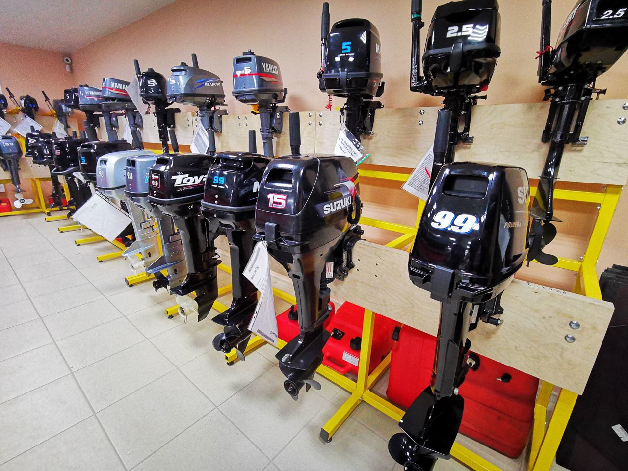 Бу трейд. Роджер 350 нднд. Траде ин логотип. Лодка роджер 3500 нднд сфера. Услуга trade in.