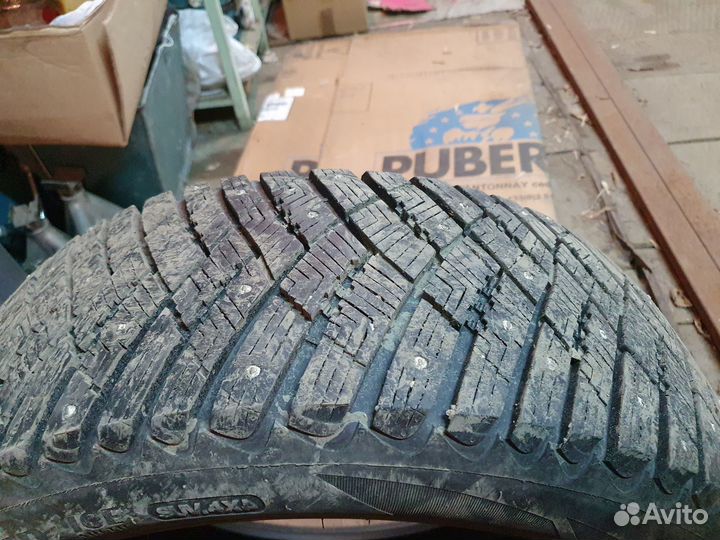 Goodyear UltraGrip Ice Arctic SUV 225/55 R18 102T