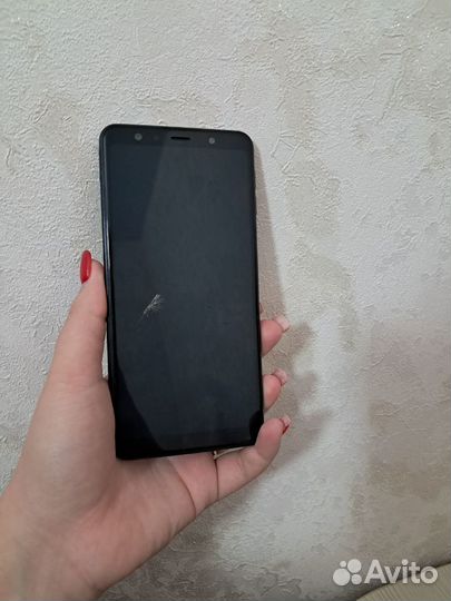 Samsung Galaxy A7 (2018), 4/64 ГБ