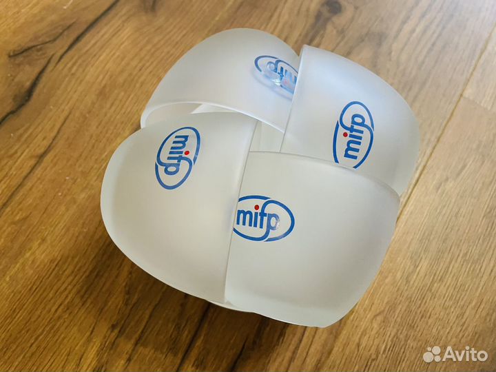 Набор чашек с блюдцами