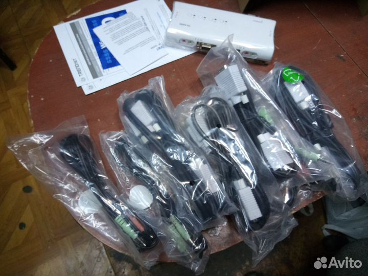 Квм-переключатель (KVM-switch) Trendnet TK-409K