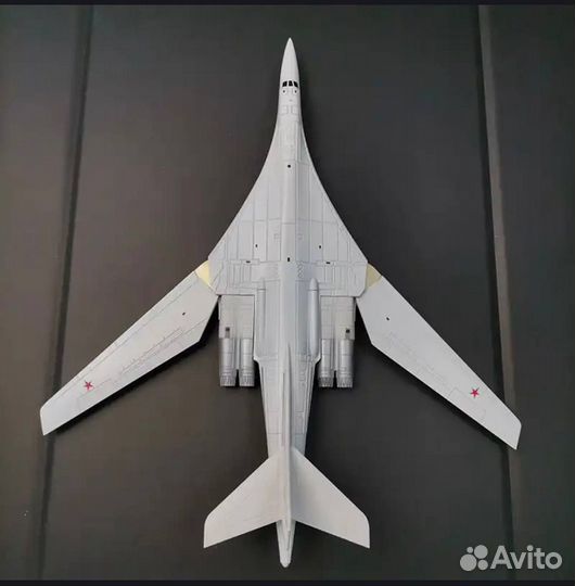 Модель самолета 1 200