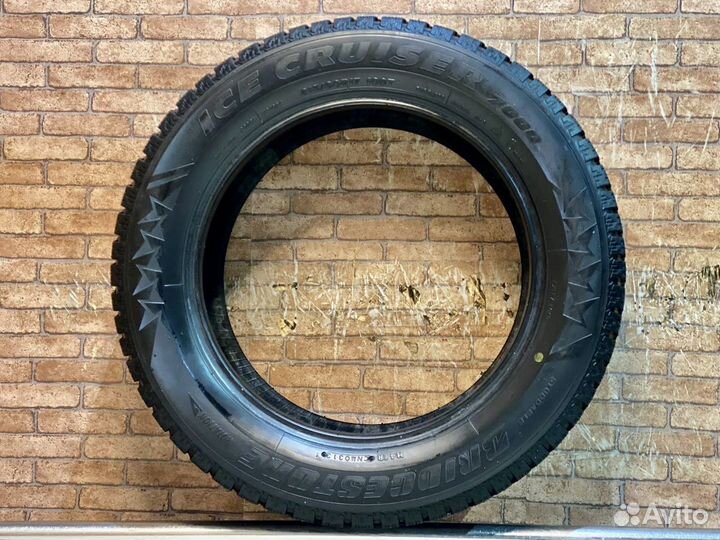 Bridgestone Ice Cruiser 7000 215/60 R17