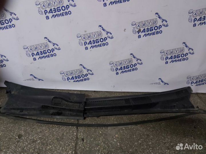 Решетка под лобовое стекло Toyota Platz NCP12