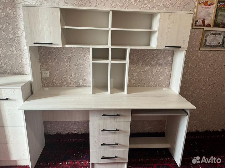 Компьютерный стол