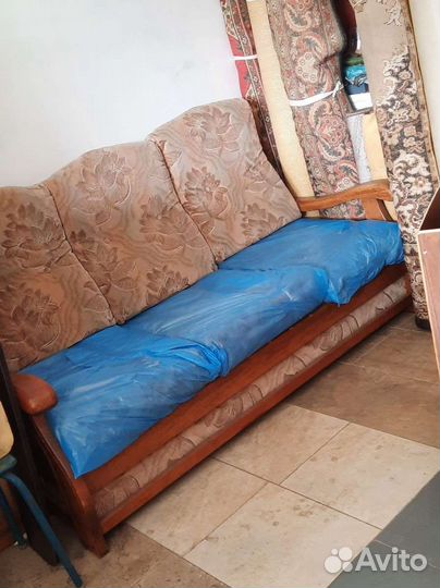 Диван и два кресла б/у