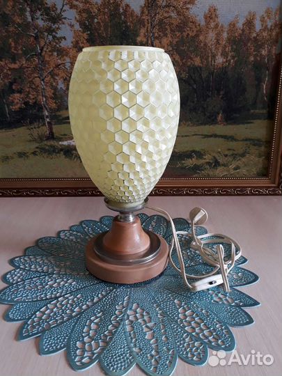 Настольная лампа.