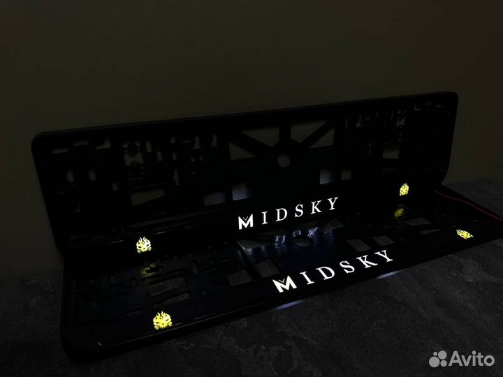 Номерная рамка c вашим логотипом и дизайном