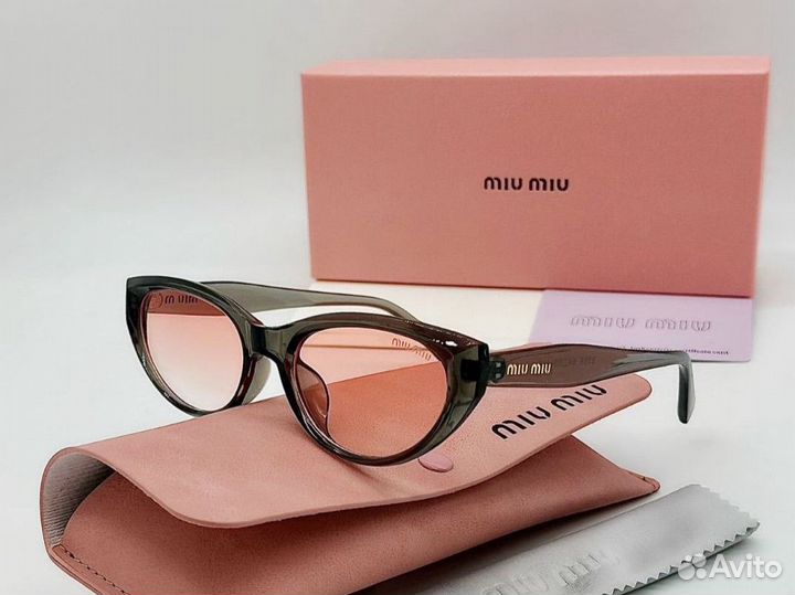 Солнцезащитные очки miu miu