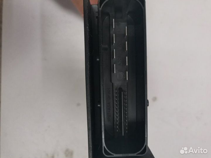 Блок управления стояночным тормозом Volkswagen