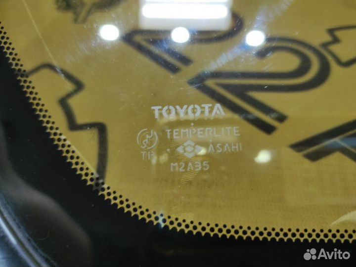 Форточка задняя правая Toyota Ipsum SXM10 3SFE