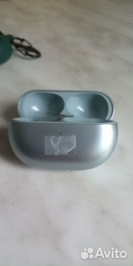 Наушников нет кейс зарядки