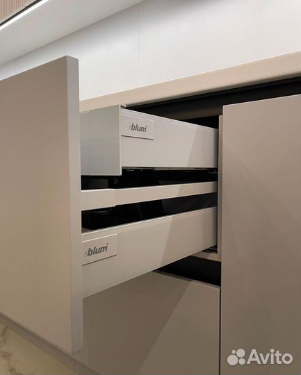 Кухонный гарнитур на заказ. Paccpoчкa дo 12 мecяцe