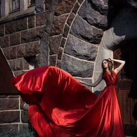Красное платье с длинным шлейфом прокат аренда