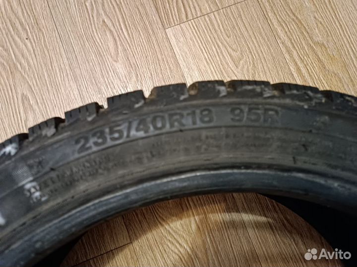 Triangle Snowlink TWT02 235/40 R18