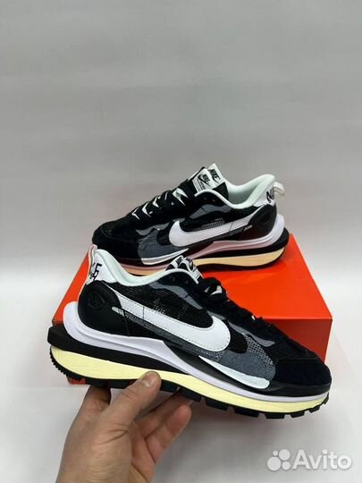 Nike sacai vaporwaffle