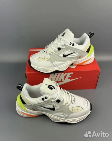 Кроссовки спортивные Nike массивные на шнуровке