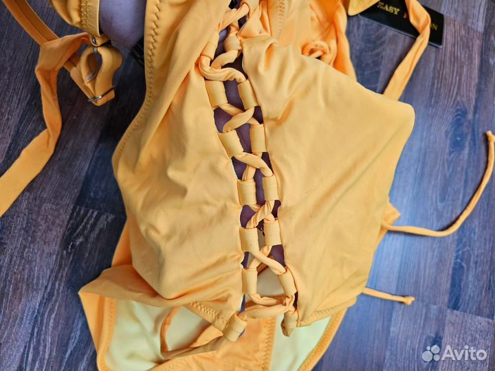 Купальник новый жёлтый 52