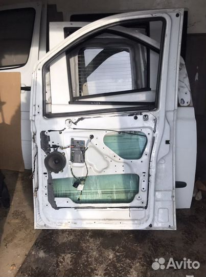 Дверь передняя правая Вито 639