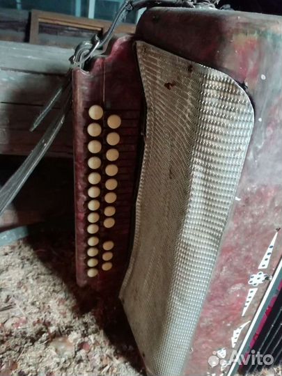 Продам боян, 2 штуки с чемоданами