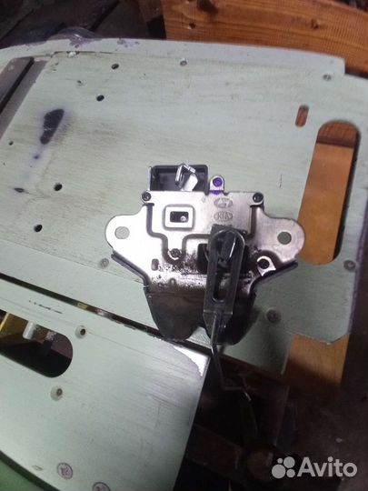 Замок крышки багажника на hyundai solaris