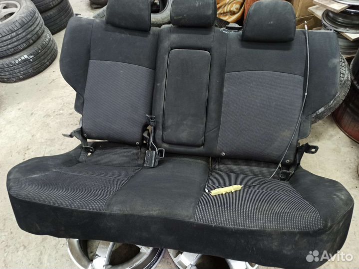 Заднее сиденье mitsubishi lancer 10