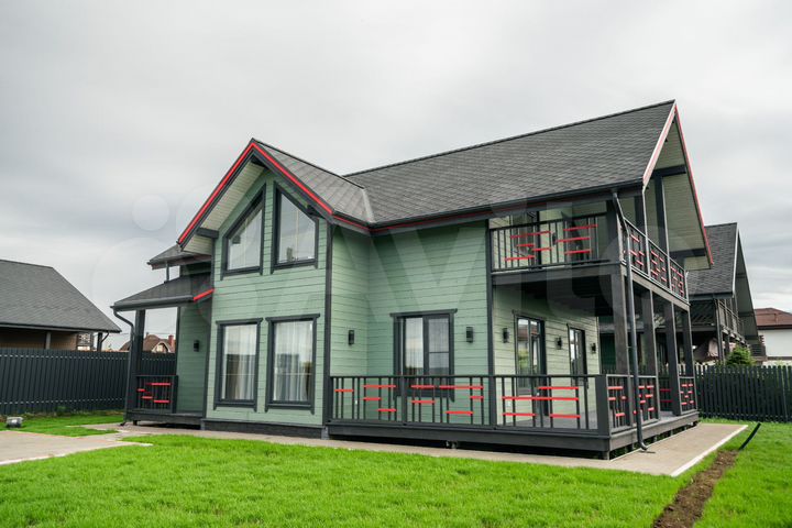 Дом 210 м² на участке 7,4 сот.