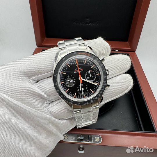 Часы Omega Speedmaster