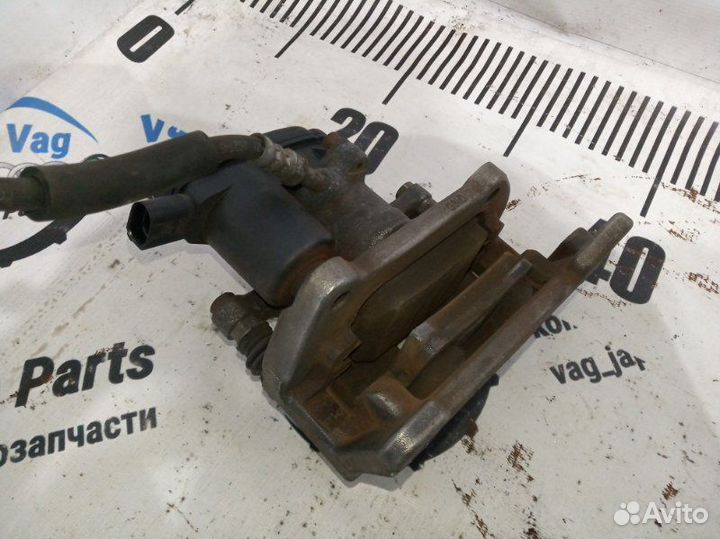 Суппорт тормозной задний правый Audi A4 B8 cdnc