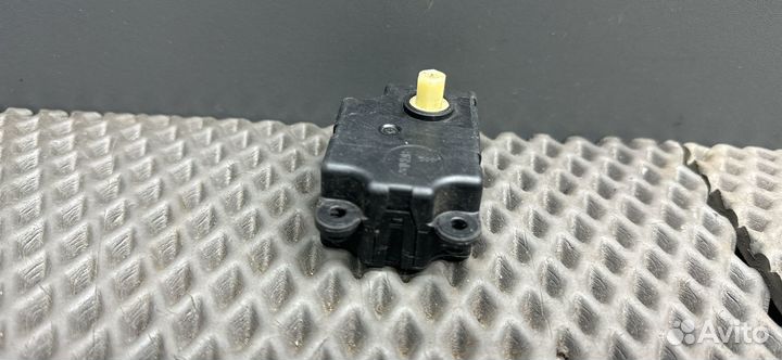 Моторчик заслонки печки Peugeot 206 2000 E2800