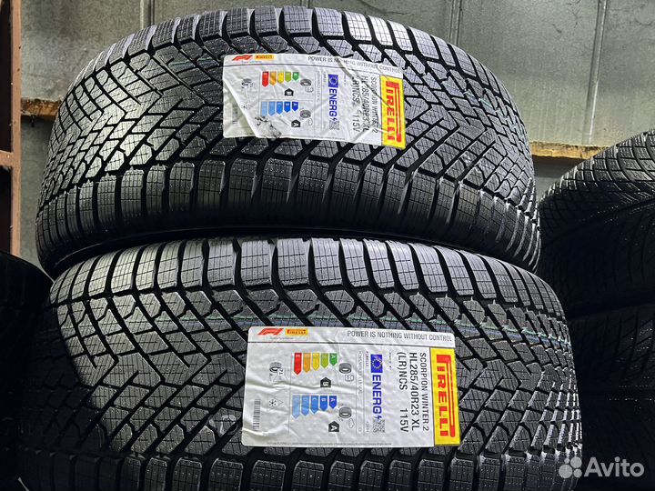 Pirelli Scorpion Winter 2 285/40 R23 117V