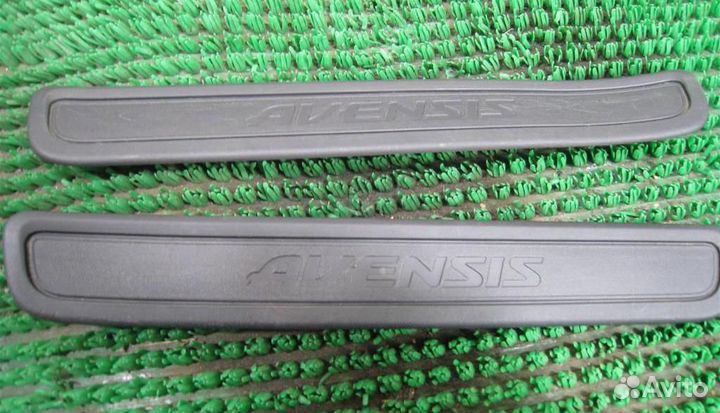 Накладки порогов комплект Toyota Avensis T27 2011