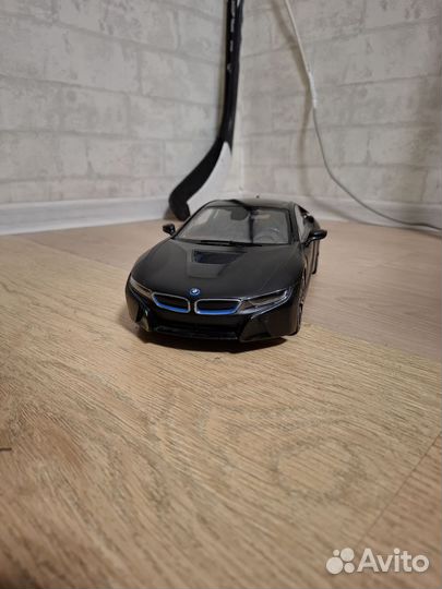 Машинка на пульте управления bmw i8