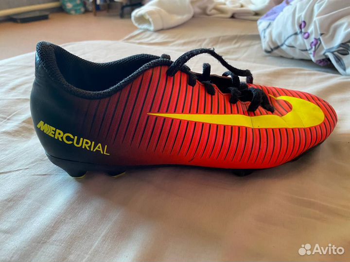 Футбольные бутсы nike