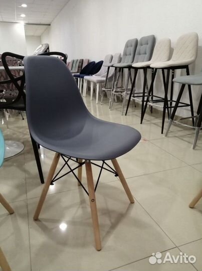 Стул новый «Eames DSW»