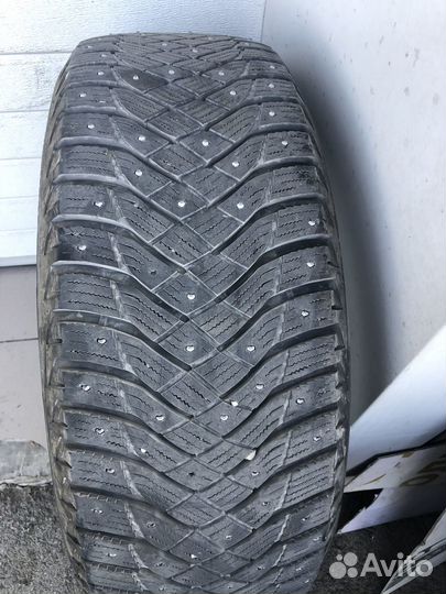 Goodyear UltraGrip 235/55 R19
