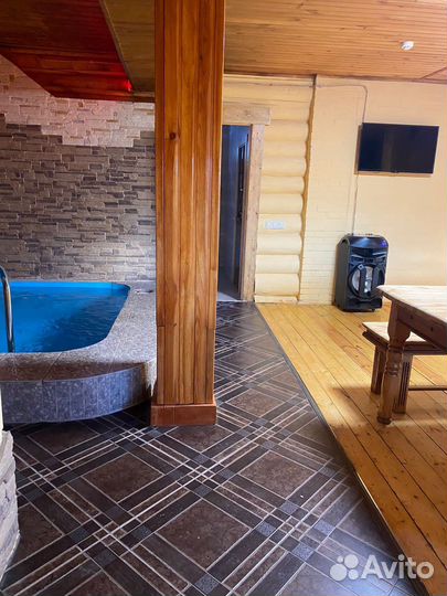 Русская Баня на дровах, бассейн, беседка