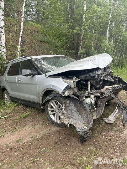 Ford Explorer 3.5 AT, 2014, битый, 250 000 км
