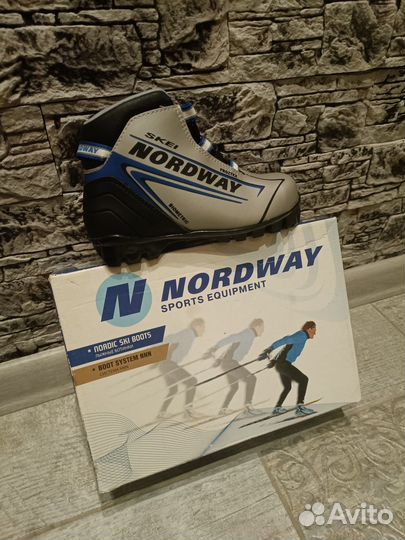 Новые лыжные ботинки nordway р32