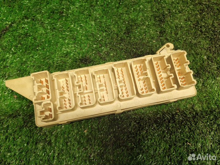 Блок предохранителей Mazda MPV