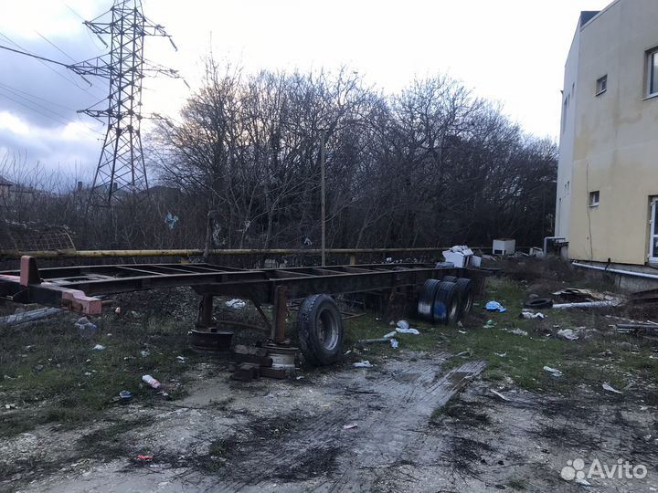 Полуприцеп контейнеровоз