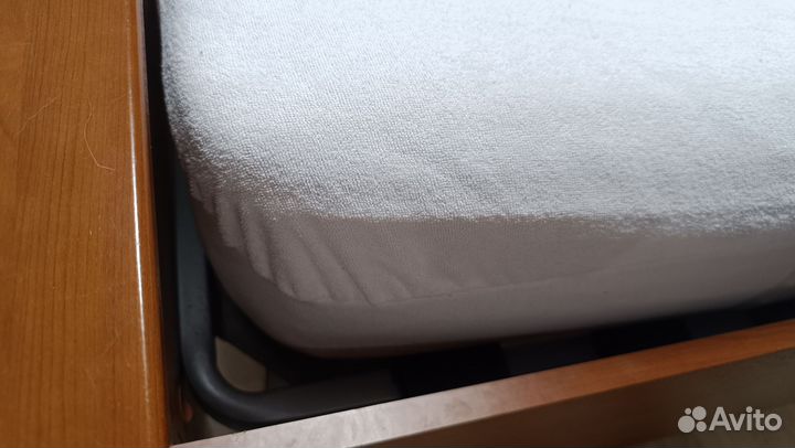 Непромокаемый наматрасник 160х200