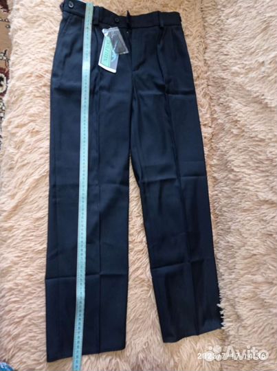 Школьные брюки классические, рост 140. Новые