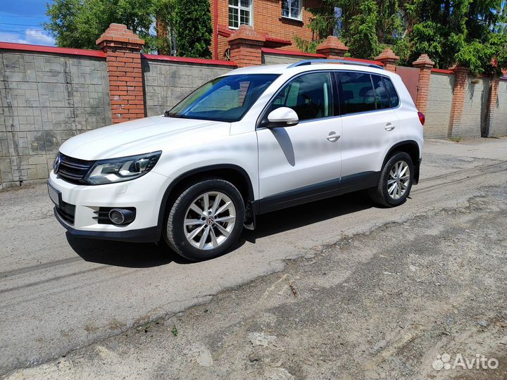 Volkswagen Tiguan 2.0 AT, 2011, 204 000 км