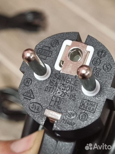 Кабель питания для компьютера, оргтехники