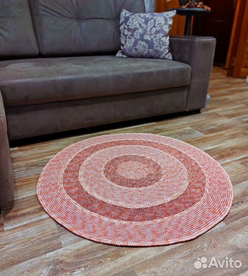 Ковер вязаный ручной работы